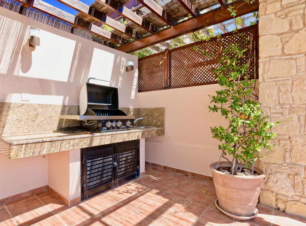 4 Bedroom Villa Helidoni With Private Infinity Pool, Aphrodite Hills Resort Куклия Екстериор снимка